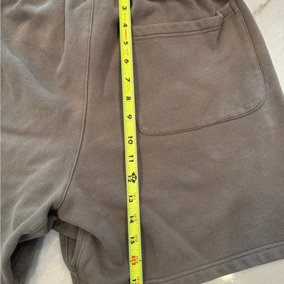 Fear of God Essentials Gray Fleece Shorts - Picture 4 of 5